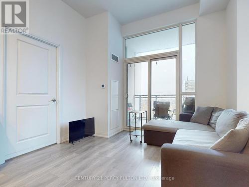 Lph 01 - 10 Meadowglen Place, Toronto, ON - Indoor Photo Showing Living Room