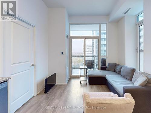 Lph 01 - 10 Meadowglen Place, Toronto, ON - Indoor Photo Showing Living Room