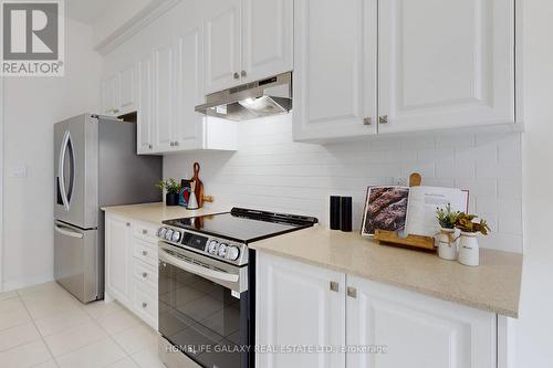 31 Sambro Lane, Whitchurch-Stouffville, ON - Indoor Photo Showing Kitchen