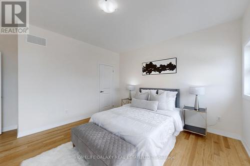 31 Sambro Lane, Whitchurch-Stouffville, ON - Indoor Photo Showing Bedroom