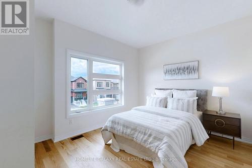 31 Sambro Lane, Whitchurch-Stouffville, ON - Indoor Photo Showing Bedroom