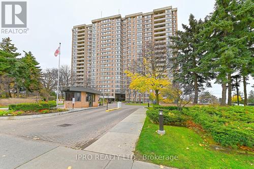 706 - 100 County Court Boulevard, Brampton, ON - Outdoor With Facade