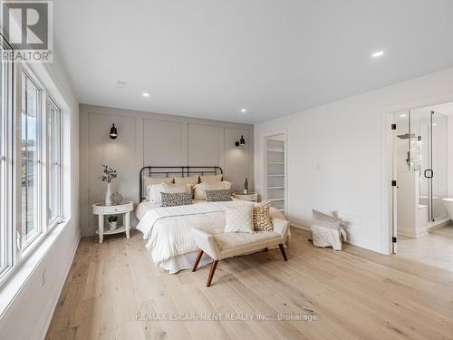 2212 Urwin Crescent, Oakville, ON - Indoor Photo Showing Bedroom