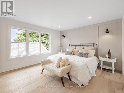 2212 Urwin Crescent, Oakville, ON - Indoor Photo Showing Bedroom