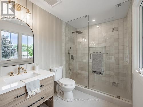 2212 Urwin Crescent, Oakville, ON - Indoor Photo Showing Bathroom