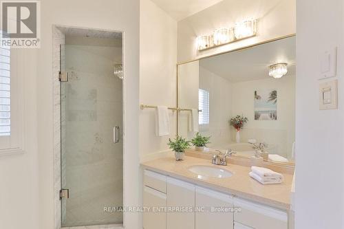 4061 Rolling Valley Drive, Mississauga, ON - Indoor Photo Showing Bathroom