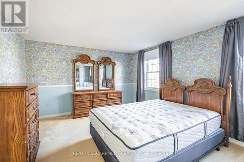 2486 Snowhill Court, Burlington, ON - Indoor Photo Showing Bedroom