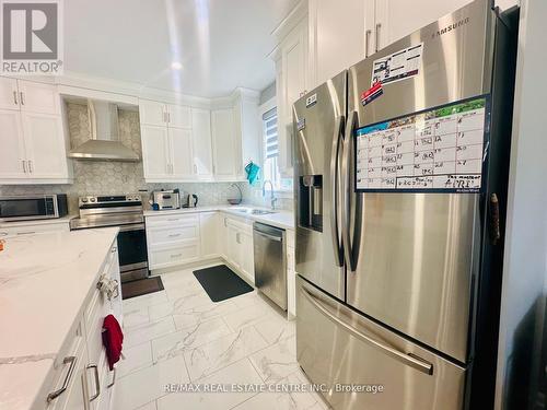 362 Christine Avenue, Lakeshore, ON - Indoor Photo Showing Kitchen