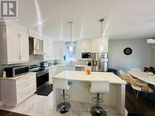 362 Christine Avenue, Lakeshore, ON - Indoor Photo Showing Kitchen With Upgraded Kitchen