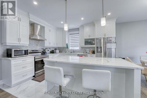 362 Christine Avenue, Lakeshore, ON - Indoor Photo Showing Kitchen With Upgraded Kitchen