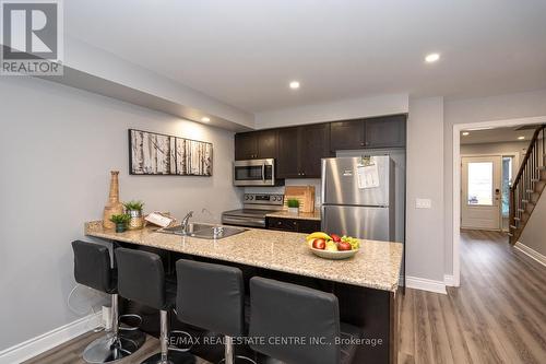 734 Cook Crescent, Shelburne, ON - Indoor Photo Showing Kitchen With Double Sink