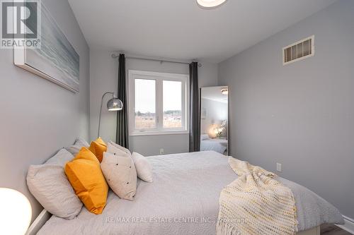 734 Cook Crescent, Shelburne, ON - Indoor Photo Showing Bedroom