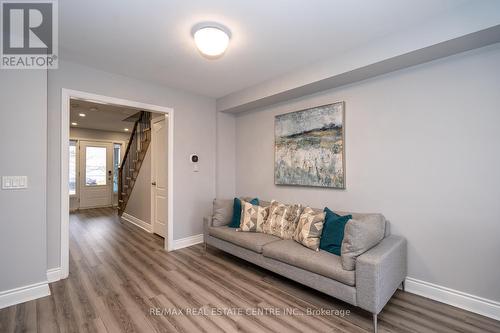 734 Cook Crescent, Shelburne, ON - Indoor Photo Showing Living Room