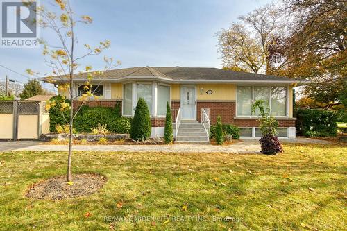 71 Grenadier Drive, Hamilton, ON - Outdoor With Facade