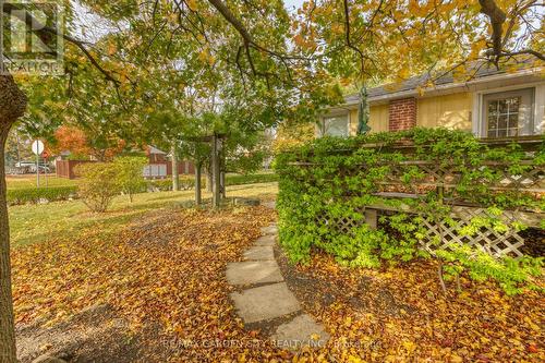 71 Grenadier Drive, Hamilton, ON - Outdoor