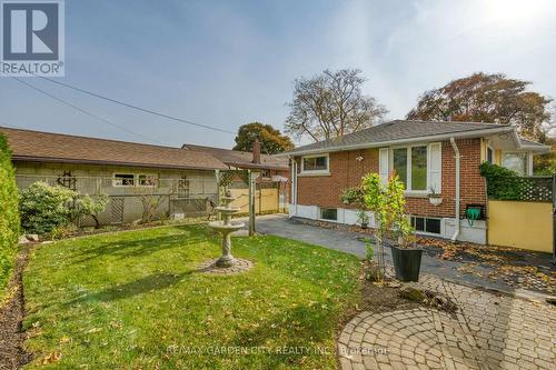 71 Grenadier Drive, Hamilton, ON - Outdoor