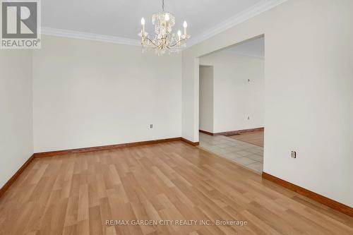 71 Grenadier Drive, Hamilton, ON - Indoor Photo Showing Other Room