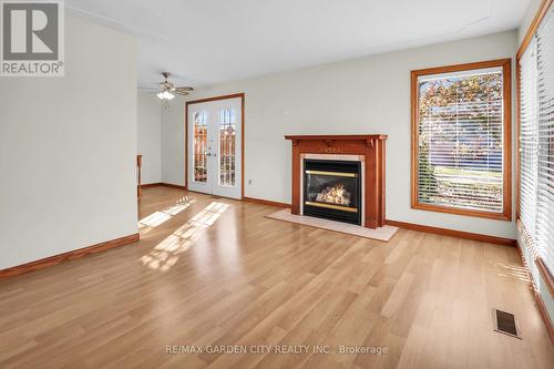 71 Grenadier Drive, Hamilton, ON - Indoor Photo Showing Living Room With Fireplace