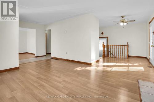 71 Grenadier Drive, Hamilton, ON - Indoor Photo Showing Other Room