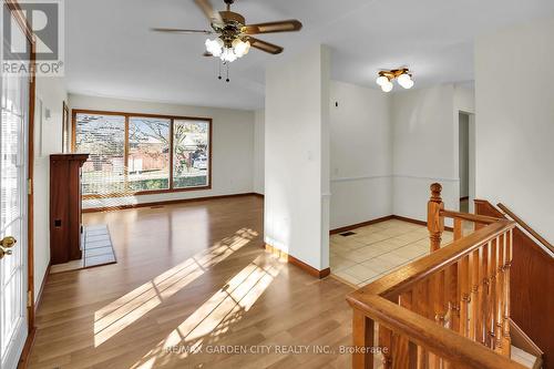 71 Grenadier Drive, Hamilton, ON - Indoor Photo Showing Other Room