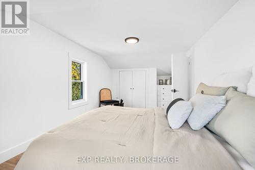 412 Main Street, Prince Edward County (Bloomfield), ON - Indoor Photo Showing Bedroom