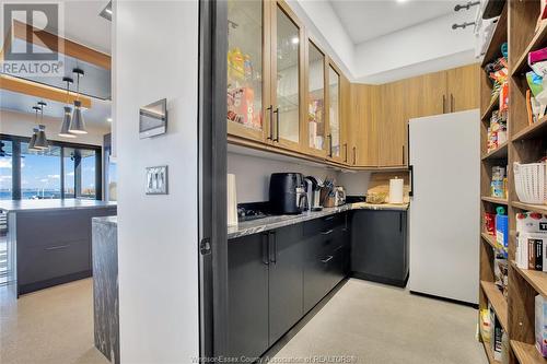 10650 Riverside Drive East, Windsor, ON - Indoor Photo Showing Kitchen