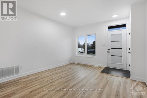 72 Erin Avenue, North Dundas, ON - Indoor Photo Showing Other Room