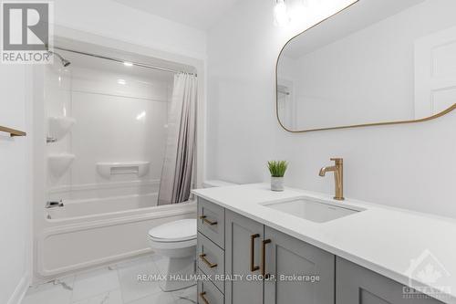 72 Erin Avenue, North Dundas, ON - Indoor Photo Showing Bathroom