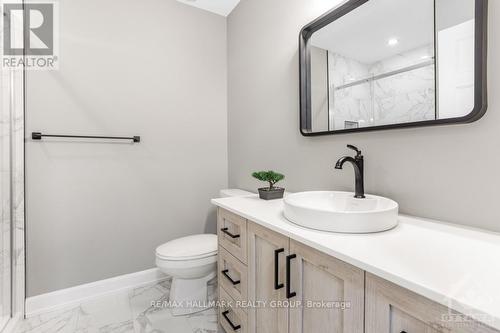 72 Erin Avenue, North Dundas, ON - Indoor Photo Showing Bathroom