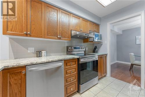 552 Wild Shore Crescent, Ottawa, ON - Indoor Photo Showing Kitchen