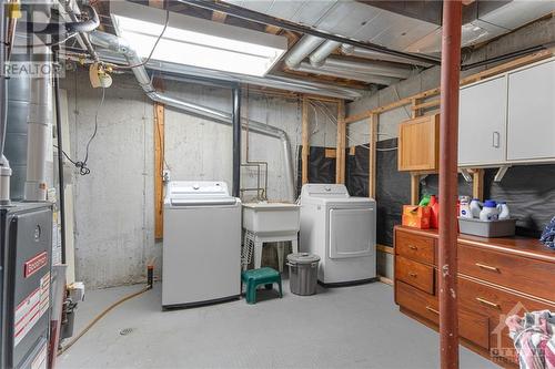 552 Wild Shore Crescent, Ottawa, ON - Indoor Photo Showing Laundry Room