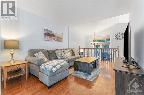 552 Wild Shore Crescent, Ottawa, ON - Indoor Photo Showing Living Room