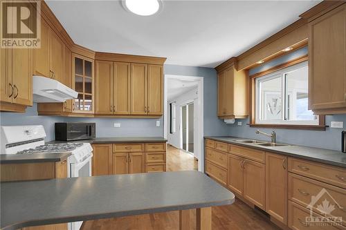 2746 Cassels Street, Ottawa, ON - Indoor Photo Showing Kitchen With Double Sink