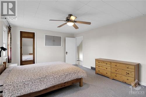 2746 Cassels Street, Ottawa, ON - Indoor Photo Showing Bedroom