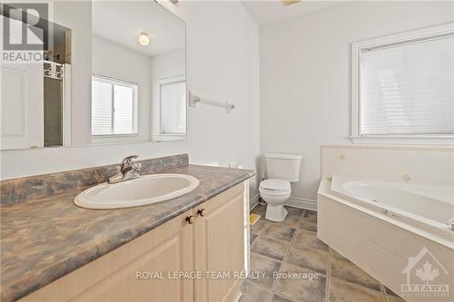 51 Castle Glen Crescent, Ottawa, ON - Indoor Photo Showing Bathroom