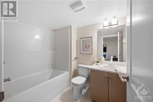 723 Teasel Way, Ottawa, ON - Indoor Photo Showing Bathroom