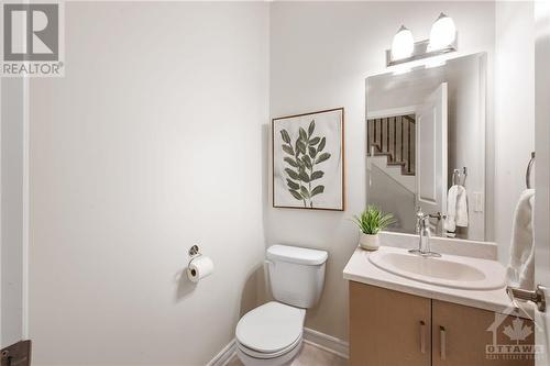 723 Teasel Way, Ottawa, ON - Indoor Photo Showing Bathroom