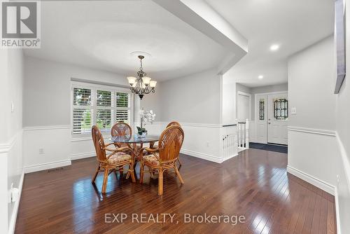 7949 Grossi Court, Niagara Falls, ON - Indoor Photo Showing Dining Room