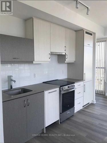 1207 - 181 Huron Street, Toronto, ON - Indoor Photo Showing Kitchen