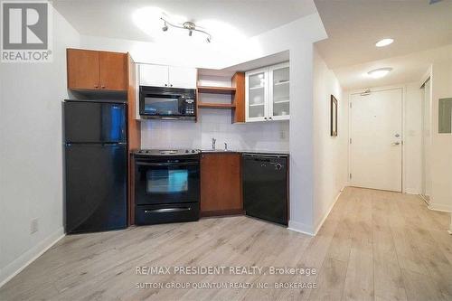 331 - 600 Fleet Street, Toronto, ON - Indoor Photo Showing Kitchen