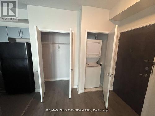 2311 - 12 Yonge Street, Toronto, ON - Indoor Photo Showing Laundry Room