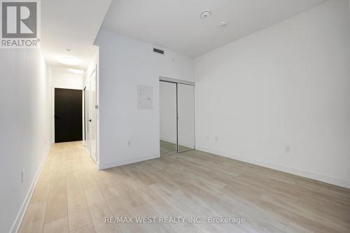 702 - 127 Broadway Avenue, Toronto, ON - Indoor Photo Showing Other Room