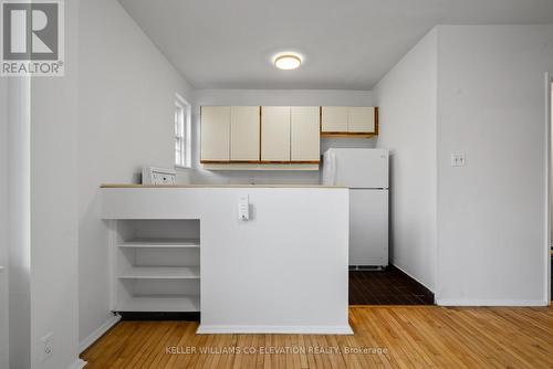 106 - 2676 Yonge Street, Toronto, ON - Indoor Photo Showing Kitchen