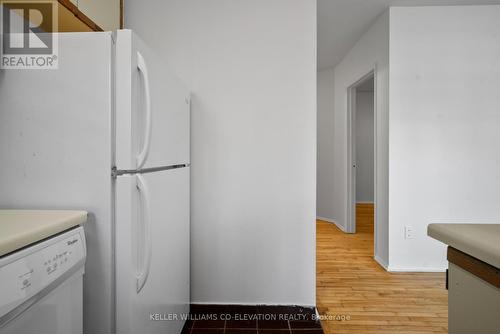 106 - 2676 Yonge Street, Toronto, ON - Indoor Photo Showing Laundry Room