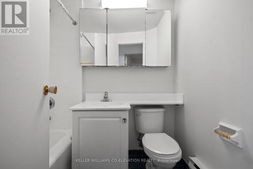 106 - 2676 Yonge Street, Toronto, ON - Indoor Photo Showing Bathroom