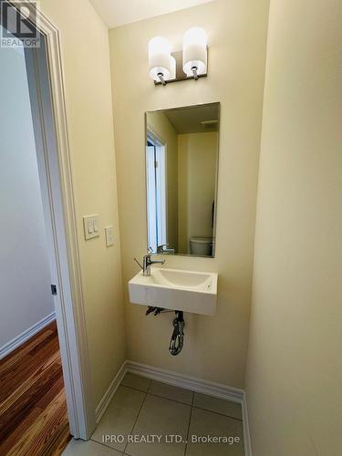 673 Ribstone Court, Oshawa, ON - Indoor Photo Showing Bathroom