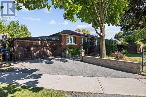 128 Shropshire Drive, Toronto, ON - Outdoor