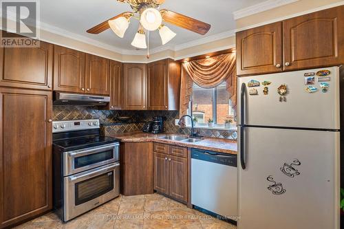 128 Shropshire Drive, Toronto, ON - Indoor Photo Showing Kitchen With Double Sink