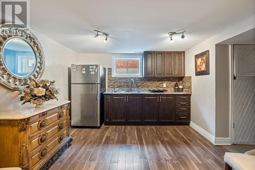 128 Shropshire Drive, Toronto, ON - Indoor Photo Showing Kitchen