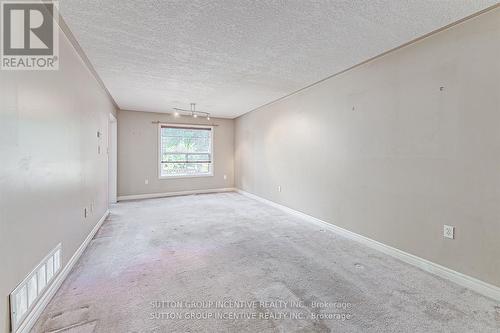 2318 Warrington Way, Innisfil, ON - Indoor Photo Showing Other Room